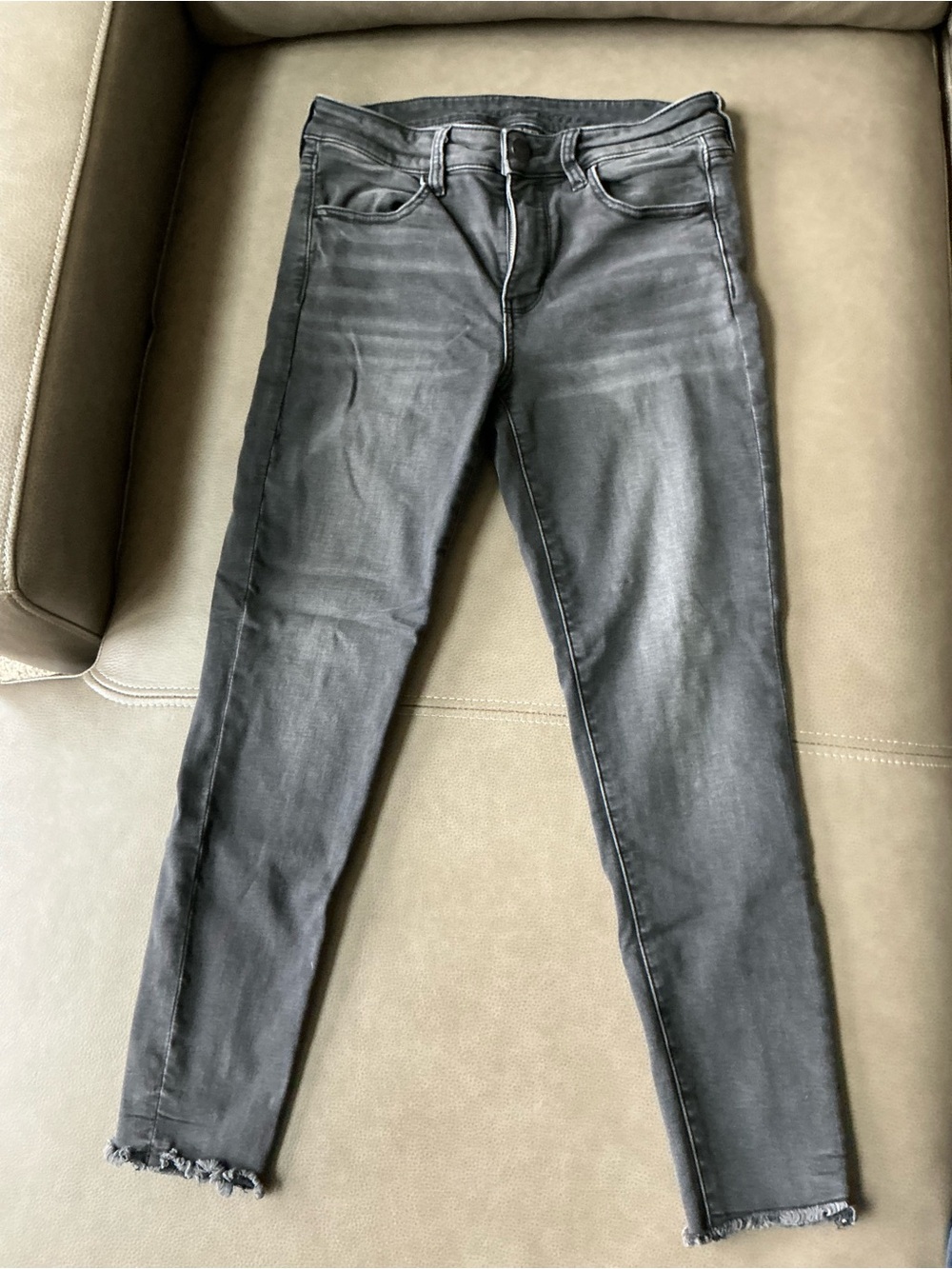 American Eagle Outfitters Women’s Skinny Jeans in Washed Black